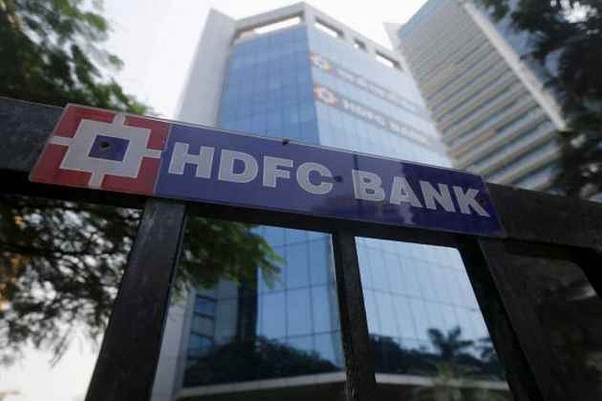 HDFC Bank Chairman Quits, Stock Crashes 9% in 2026