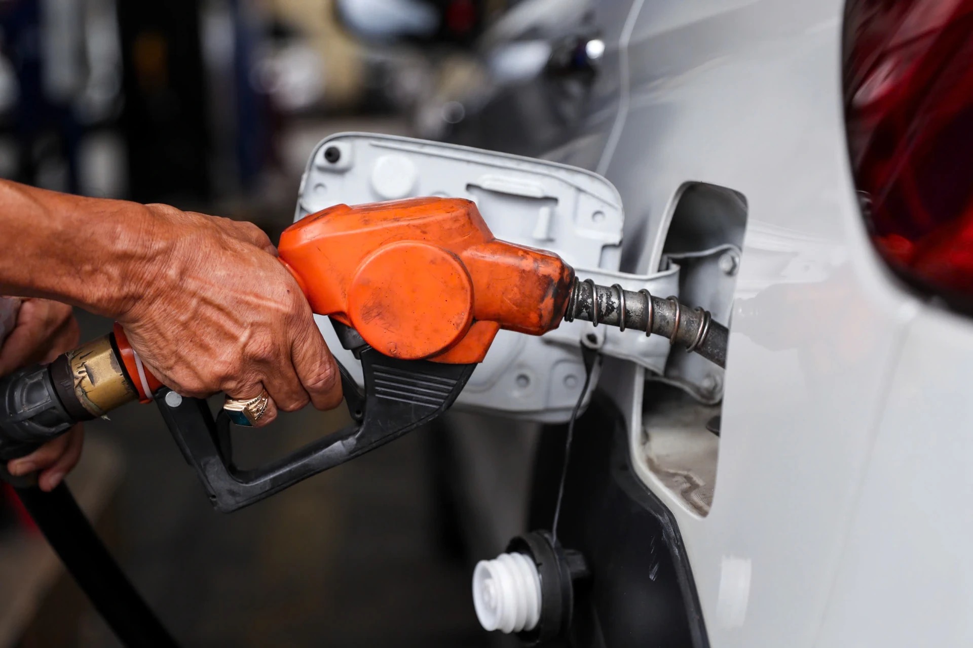 Headline: Vietnam fuel prices drop sharply on March 27, 2026