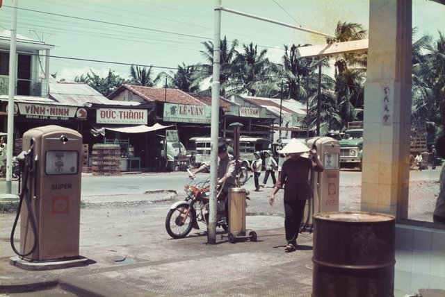 Vietnam fuel prices drop sharply as government scraps three taxes on March 27, 2026